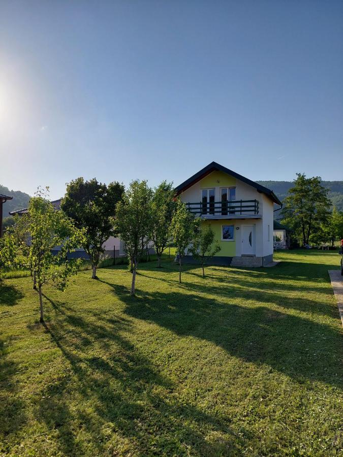 La Reina Una Bihac Bagian luar foto