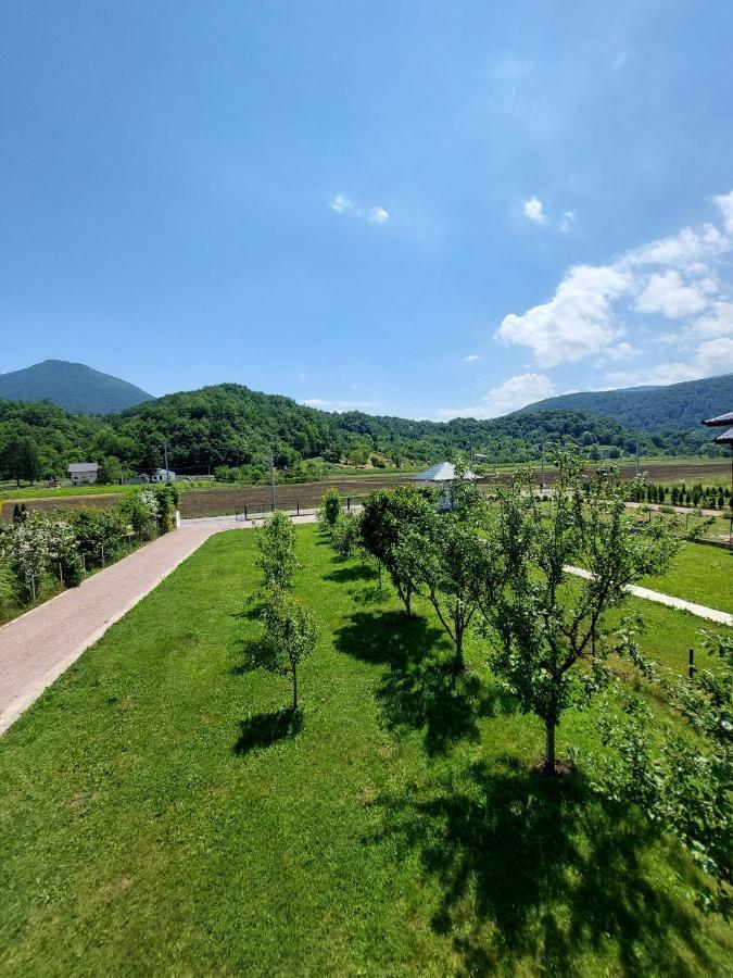 La Reina Una Bihac Bagian luar foto