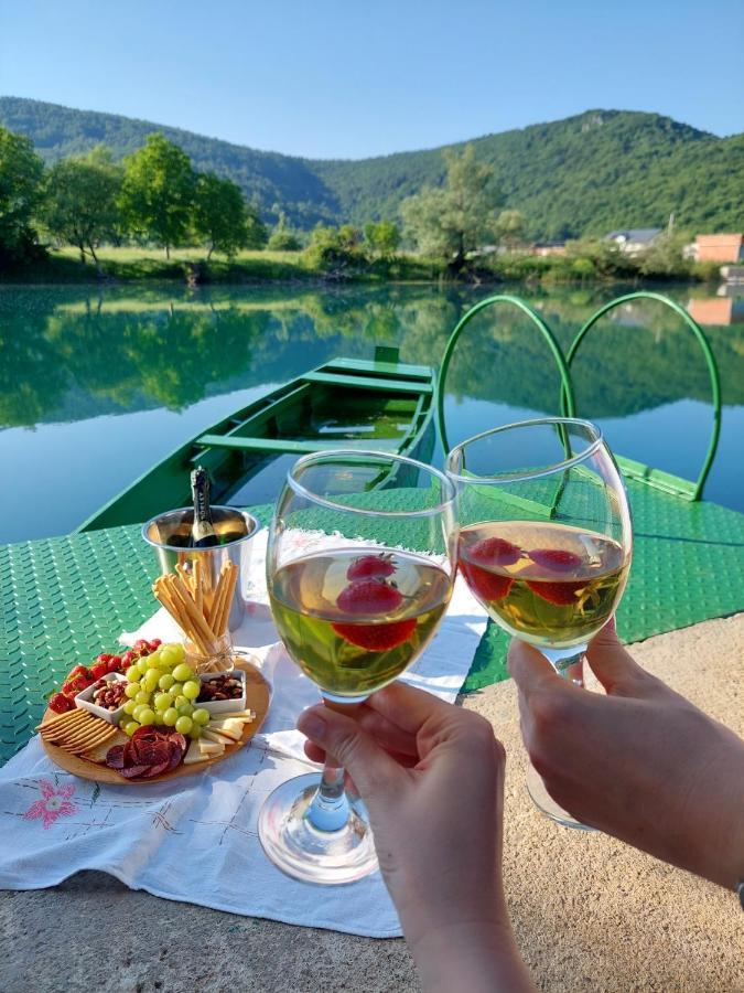 La Reina Una Bihac Bagian luar foto