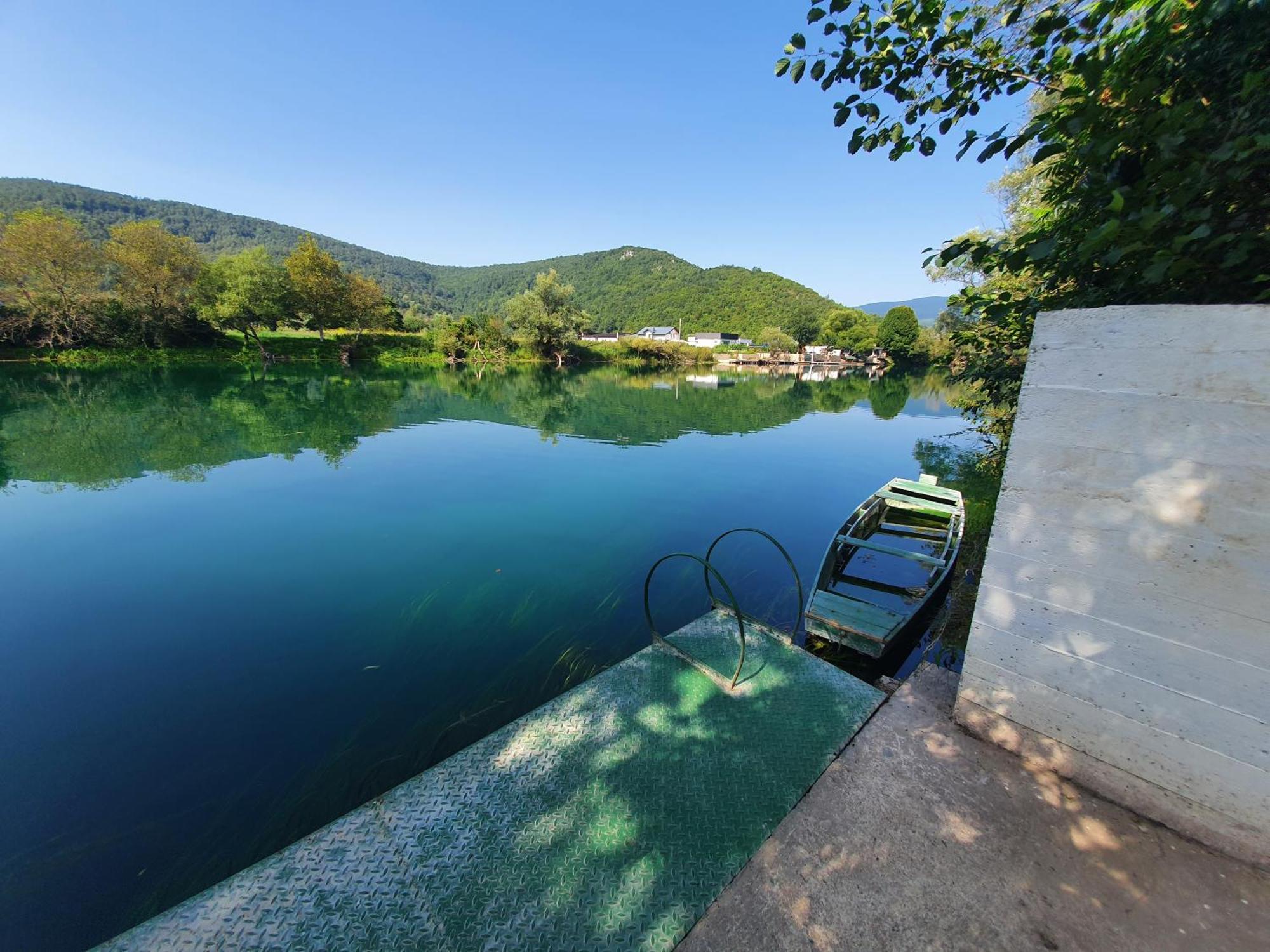 La Reina Una Bihac Bagian luar foto